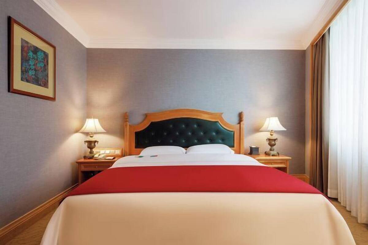 Down comforters, free minibar, in-room safe, individually decorated