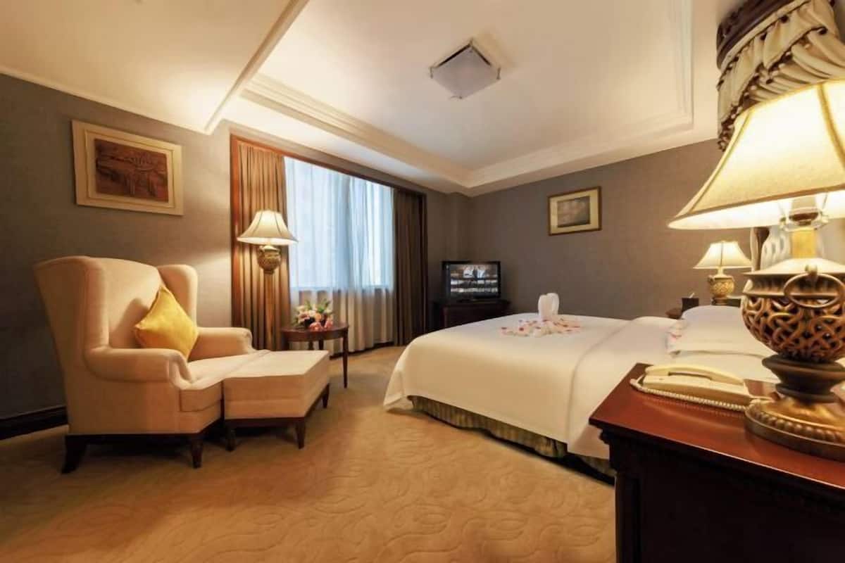 Edredón y artículos del minibar gratis