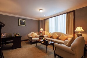 1 habitación, cubrecamas y minibar con artículos gratuitos 