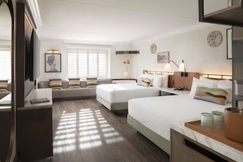 Premium bedding, pillowtop beds, in-room safe, desk at The Scottsdale Resort and Spa, Curio Collection by Hilton