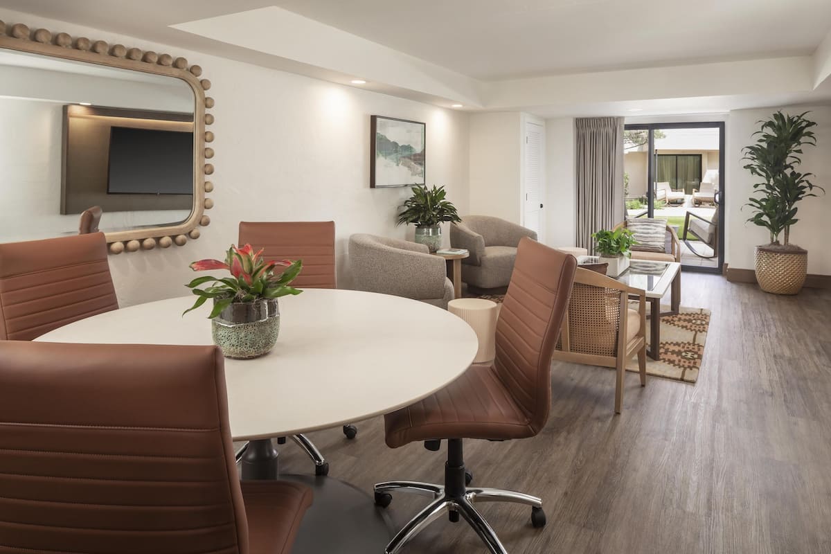 Executive-Suite, 2 Queen-Betten, Terrasse | Wohnbereich