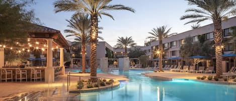 2 albercas al aire libre y camas balinesas (con cargo)