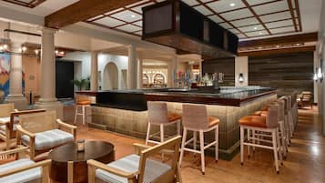 5 bars/lounges, lobby lounge, cocktail bar