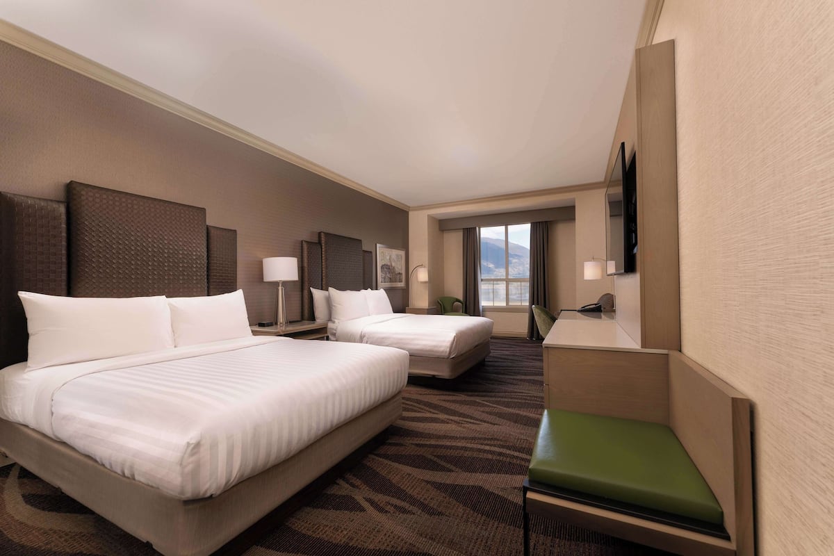 Standard Room, 2 Queen Beds, Non Smoking, Lake View