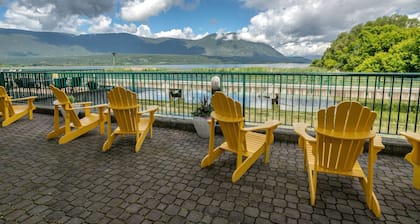 Prestige Harbourfront Resort, WorldHotels Luxury