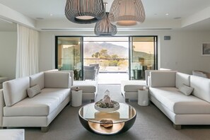 Couples treatment rooms, sauna, hot tub, steam room, body treatments