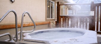 Banff Boundary Lodge