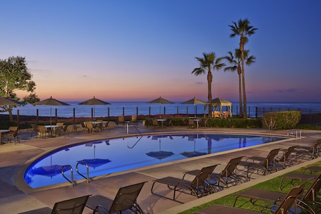 2 outdoor pools, pool umbrellas, sun loungers