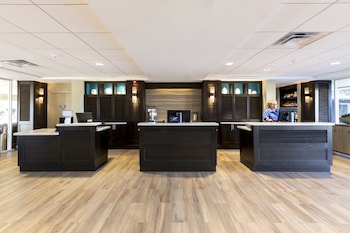 Reception area at Carlsbad Seapointe Resort