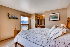 Room, 3 Bedrooms (Plaza, 3 Bath 3 Peak) | Individually decorated, individually furnished, iron/ironing board - The Plaza Condominiums, A Vail Resorts Property (Crested Butte)