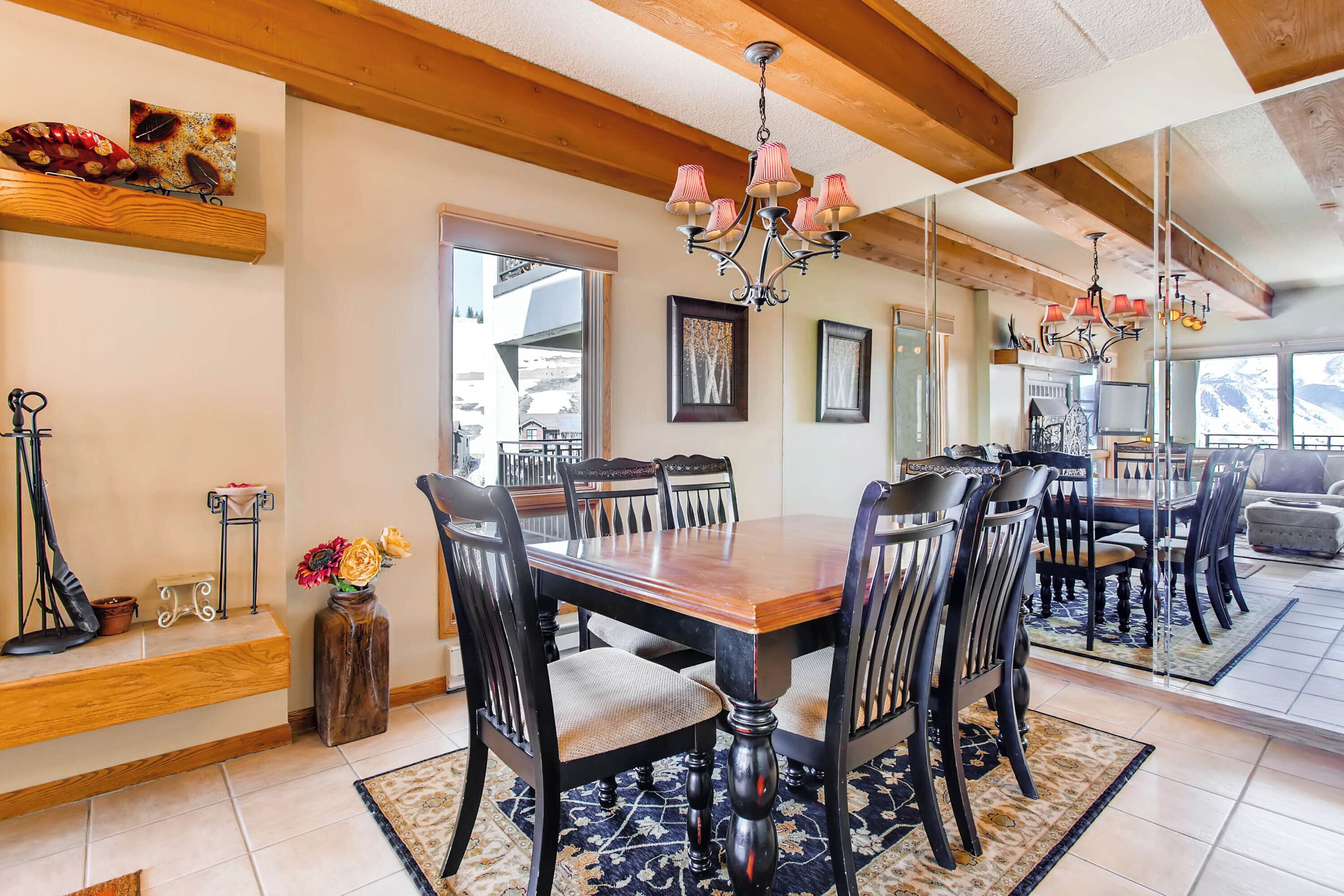 غرفة - غرفتا نوم (Plaza, 2 Bath 3 Peak) | غرفة لتناول الطعام