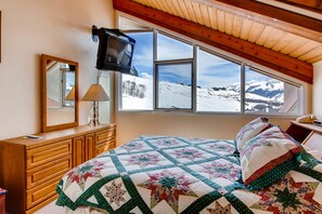 Loft, 1 Bedroom (Axtel-2 Peak- 1bdrm + Loft 2bath room) | Individually decorated, individually furnished, iron/ironing board - The Plaza Condominiums, A Vail Resorts Property (Crested Butte)