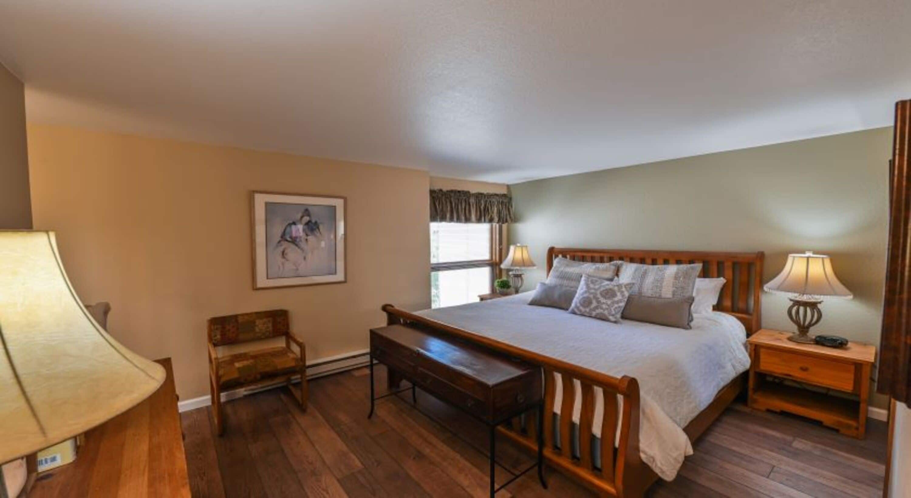 Plaza: 3 Bedroom 3 Bath 4 Peak | Individually decorated, individually furnished, iron/ironing board