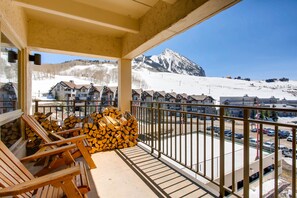 Room, 2 Bedrooms (Plaza -3 Peak /  2bath room 432) | Balcony