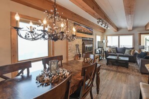 Room, 2 Bedrooms (Plaza, 2 Bath 5 Peak) | In-room dining - The Plaza Condominiums, A Vail Resorts Property (Crested Butte)