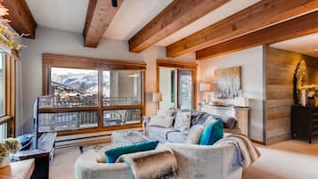 Room, 2 Bedrooms (Plaza, 2 Bath 4 Peak) | Living area | TV