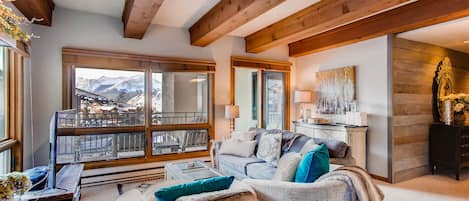 Room, 2 Bedrooms (Plaza, 2 Bath 4 Peak) | Living area | TV