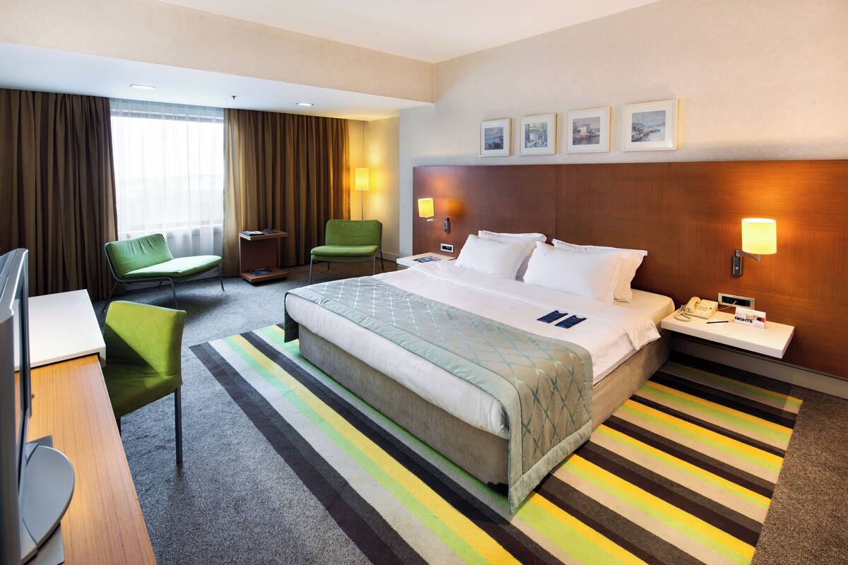 Hochwertige Bettwaren, Daunenbettdecken, Minibar, Zimmersafe