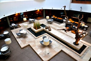 Lobby sitting area - BH Conference & Airport Hotel, Istanbul (Istanbul)