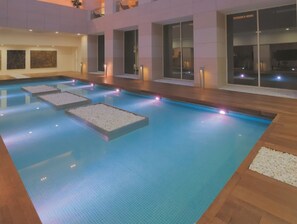 Indoor pool - BH Conference & Airport Hotel, Istanbul (Istanbul)