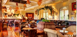 4 bars/lounges, swim-up bar, poolside bar, beach bar