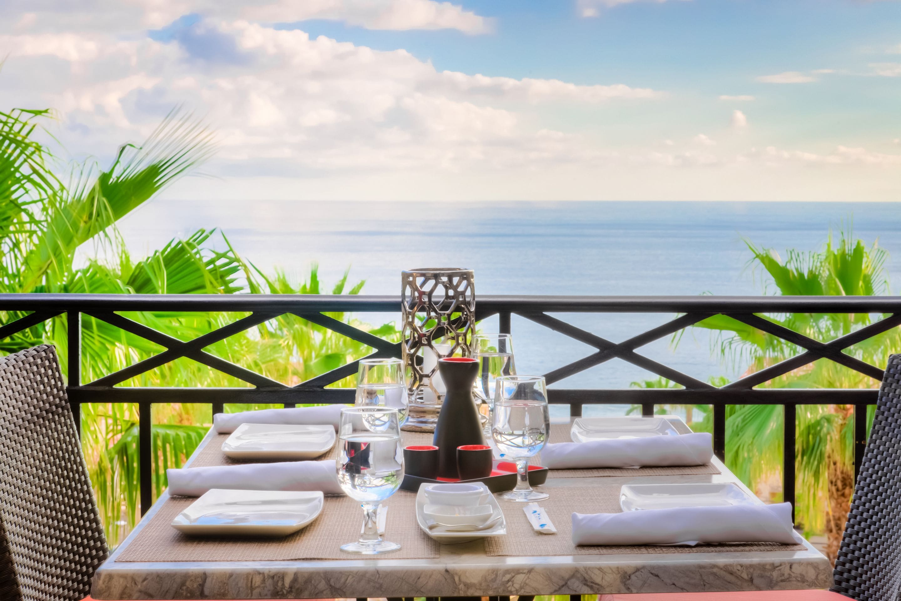 5 间餐厅，供应早餐、午餐和晚餐，国际美食