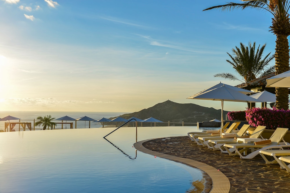 SUNSET Beach Golf & Spa Resort Pueblo Bonito by null