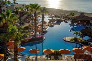 6 outdoor pools, pool umbrellas, pool loungers - Pueblo Bonito Sunset Beach Golf & Spa Resort - All Inclusive (Cabo San Lucas)