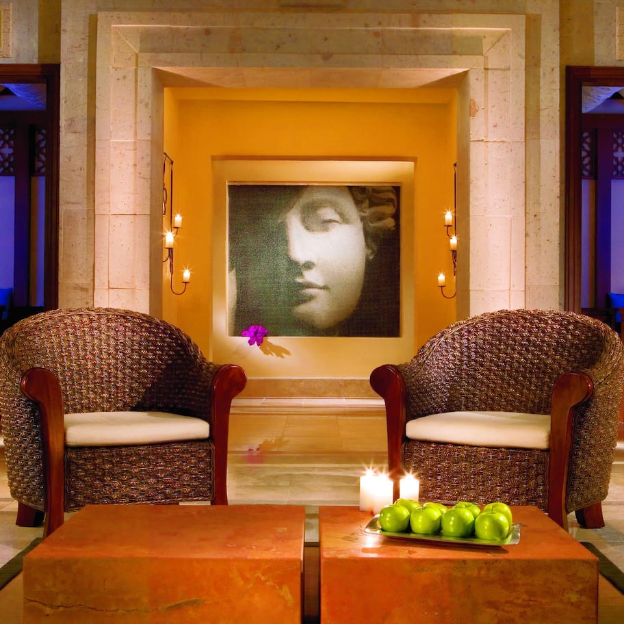 Couples treatment rooms, sauna, hot tub, steam room, body treatments