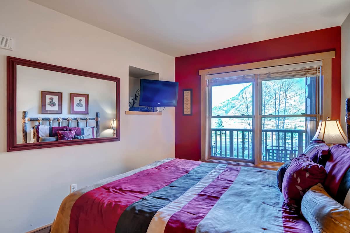 Condo, 1 Bedroom, Non Smoking | Free WiFi, bed sheets