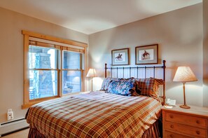 Condo, 2 Bedrooms, Non Smoking | Free WiFi, bed sheets
