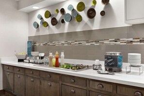 Free daily continental breakfast - Homewood Suites by Hilton Columbus-Dublin (Dublin)