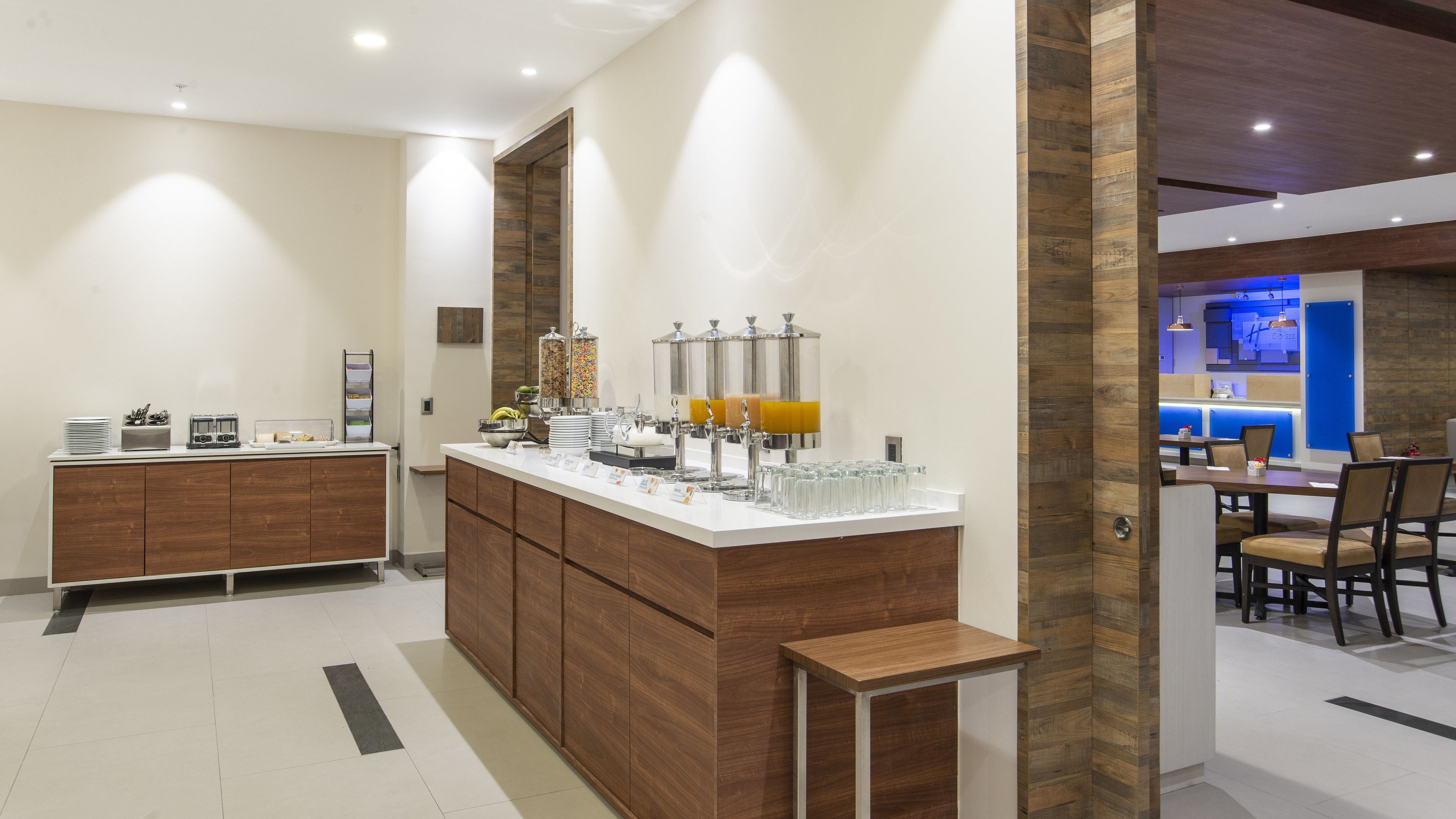 free daily continental breakfast