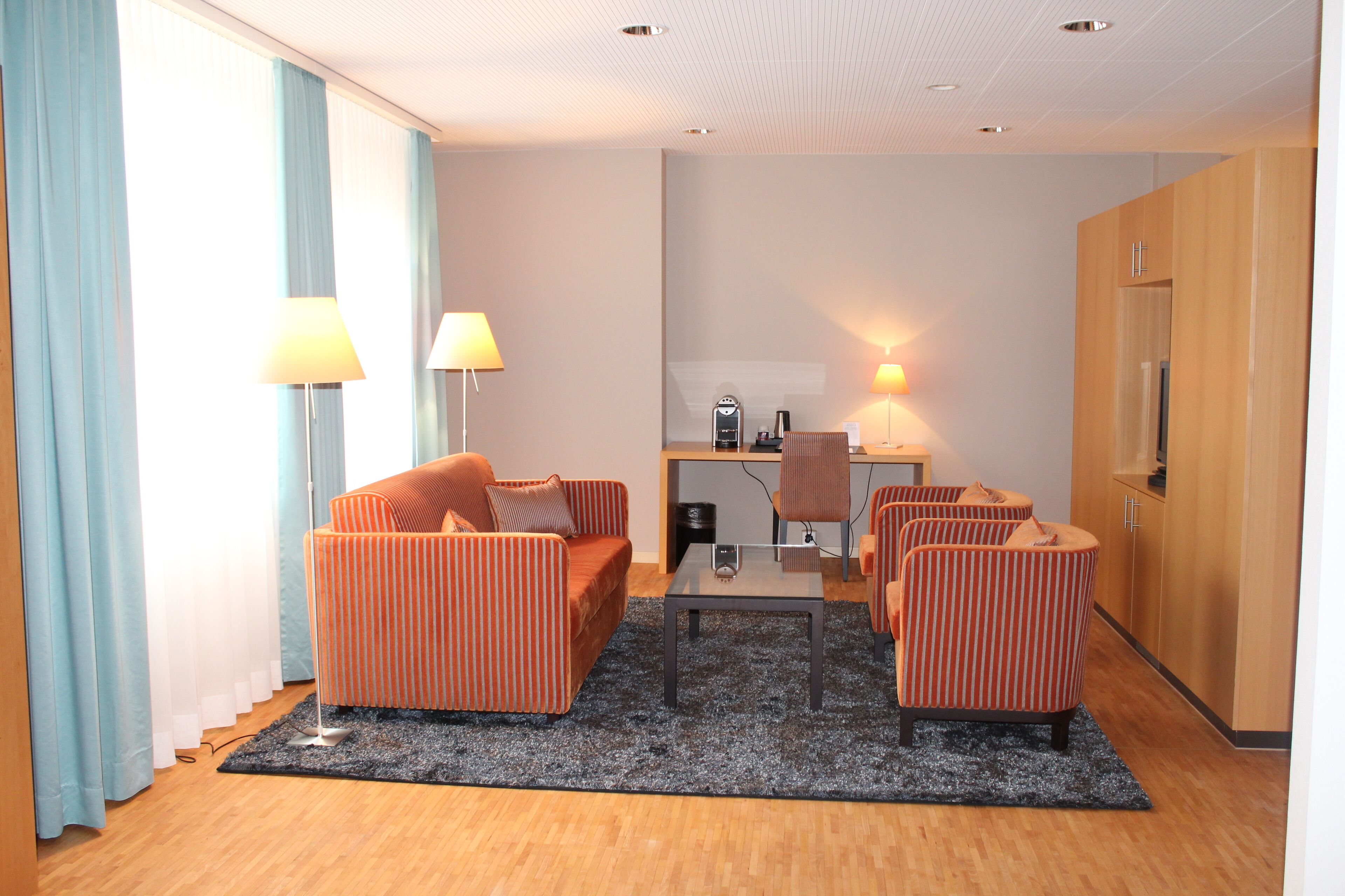 suite | 1 bedroom, hypo-allergenic bedding, free minibar, in-room safe