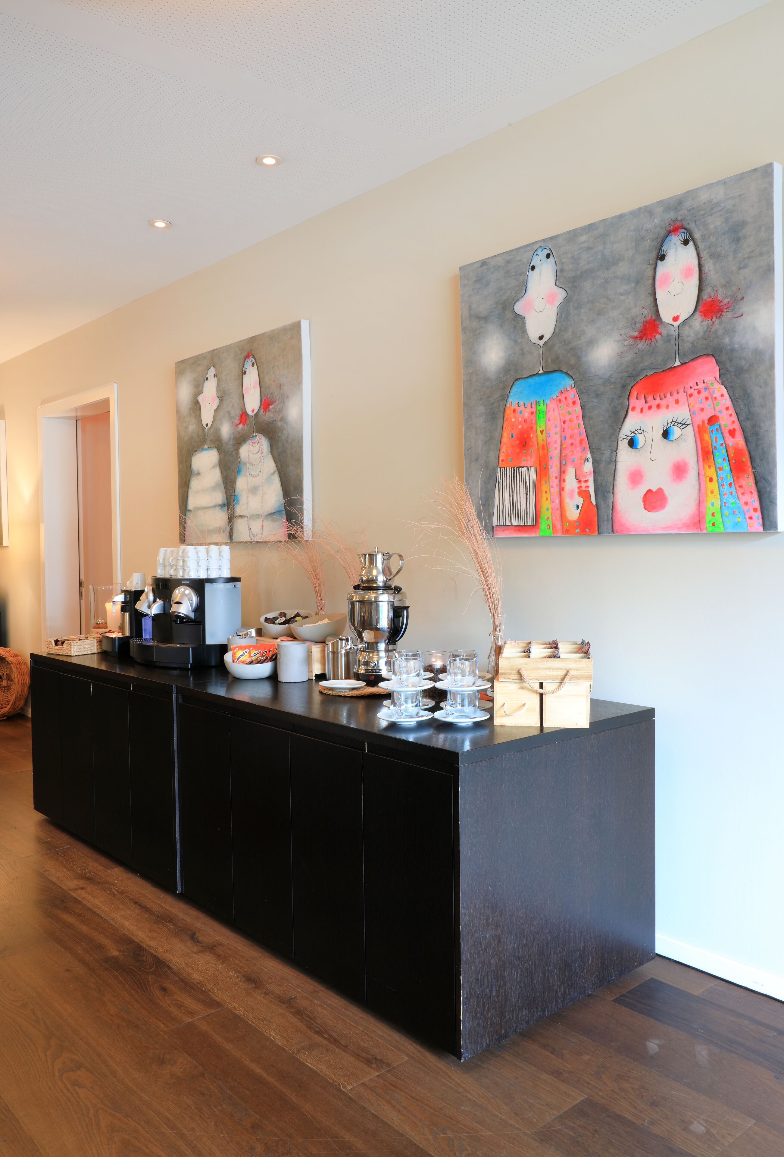 lunch and dinner served, mediterranean cuisine