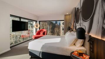 Ropa de cama de alta calidad, colchones con pillow-top y minibar