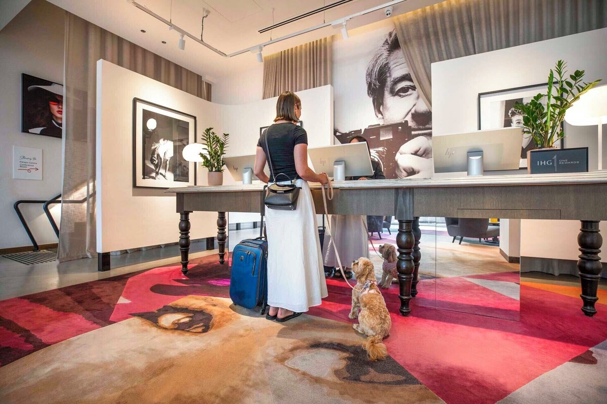 Hotel Indigo Melbourne on Flinders by IHG