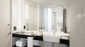 Suihku, hierova suihkupää, designer-hygieniatuotteet, hiustenkuivaaja