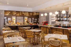 Daily buffet breakfast (AUD 37 per person)