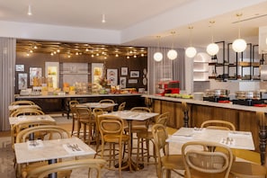 Daily buffet breakfast (AUD 37 per person)