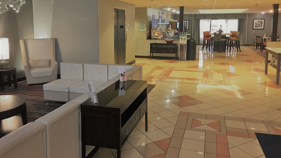 Holiday Inn Express Hotel & Suites Laurinburg by IHG