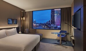 Standard Room, 1 King Bed (Casino View) | Premium bedding, in-room safe, desk, laptop workspace