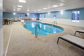 Una piscina cubierta