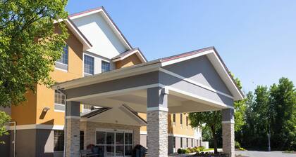 Holiday Inn Express Hotel & Suites Brattleboro, an IHG Hotel