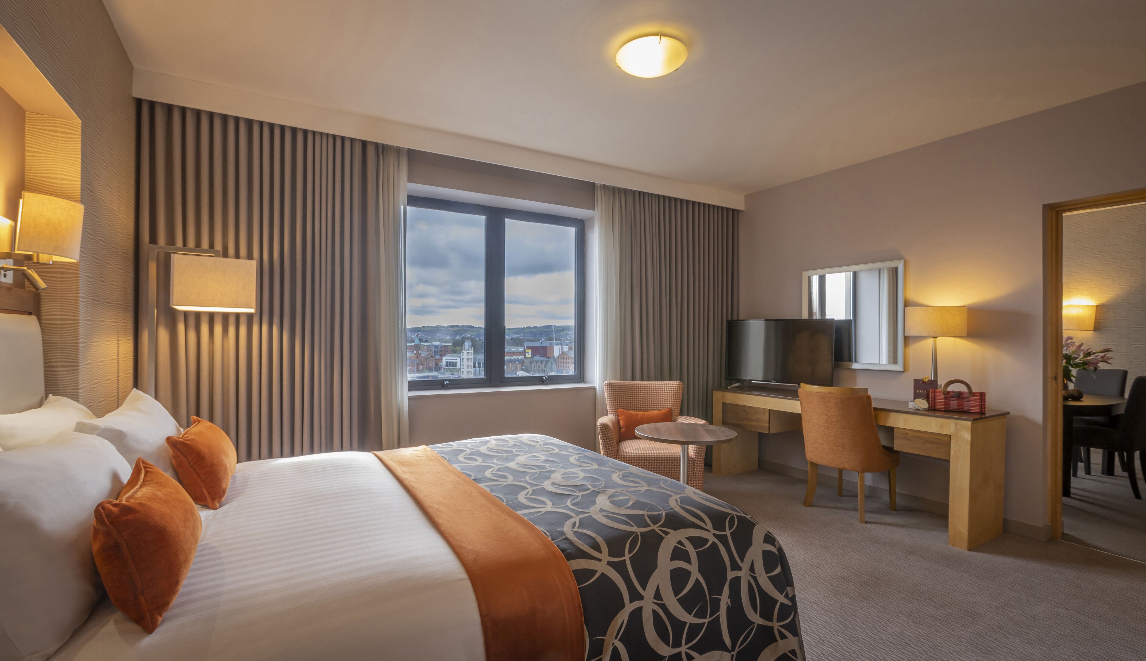 hypo-allergenic bedding, in-room safe, desk, laptop workspace