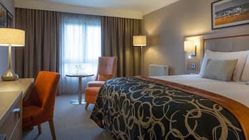 Hypo-allergenic bedding, in-room safe, desk, laptop workspace