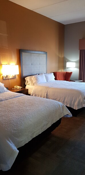 Room, 2 Queen Beds, Accessible (Roll-in Shower)