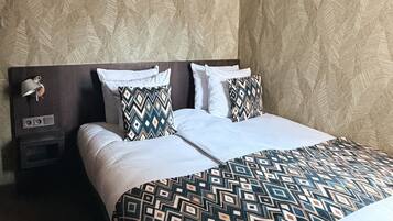 Standaard kamer, 1 tweepersoonsbed | Een kluis op de kamer, individueel gedecoreerd, individueel gemeubileerd