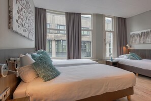 In-room safe, individually decorated, individually furnished, desk - Hotel Damsquare  (Amsterdam)