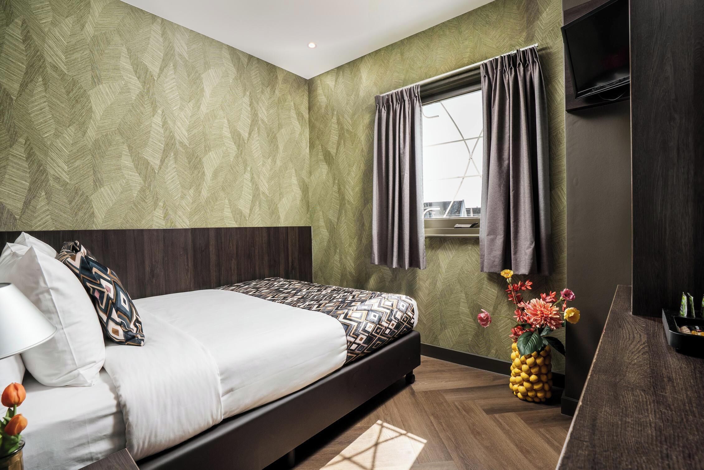 In-room safe, individually decorated, individually furnished, desk
